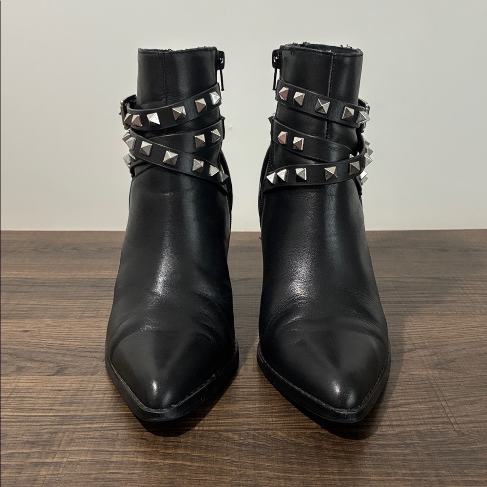 Steve Madden Cala Black Leather Bootie